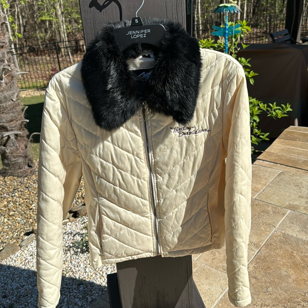 Light weight puffer jacket